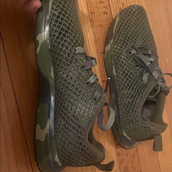 Nobull Camouflage Patterned Sneakers - Picture 4 of 10